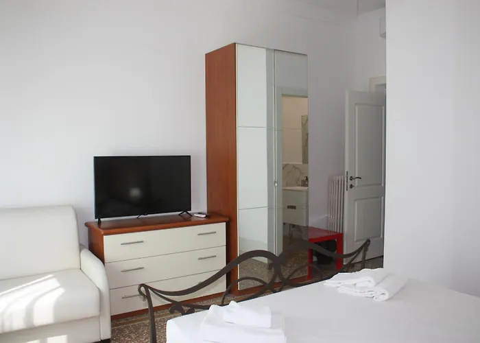 Lo Sguardo Rom